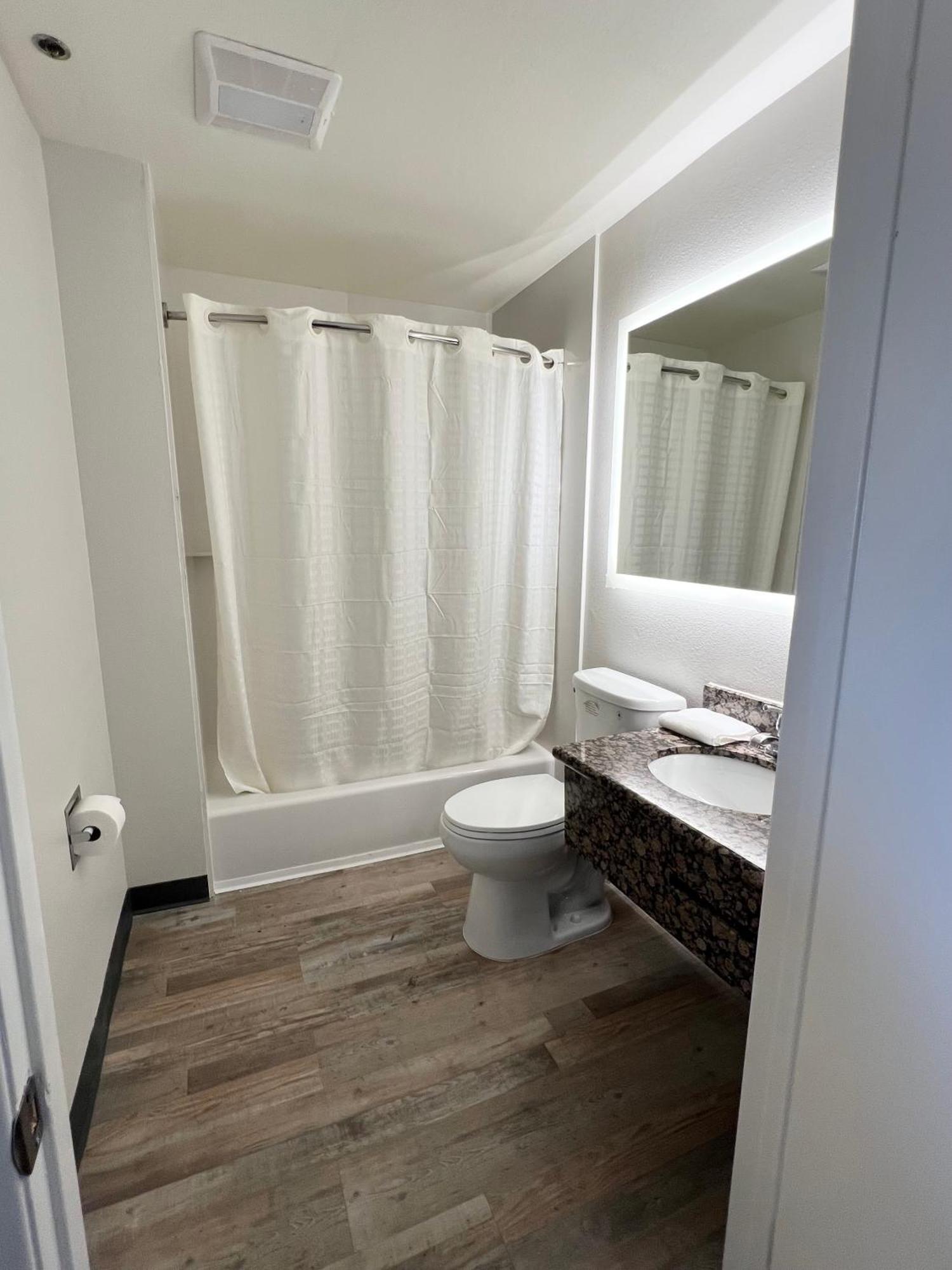 Cloud 9 Inn Lax Инглвуд Экстерьер фото