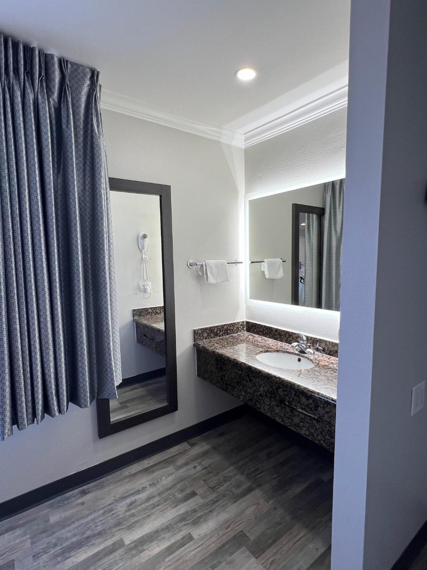 Cloud 9 Inn Lax Инглвуд Экстерьер фото